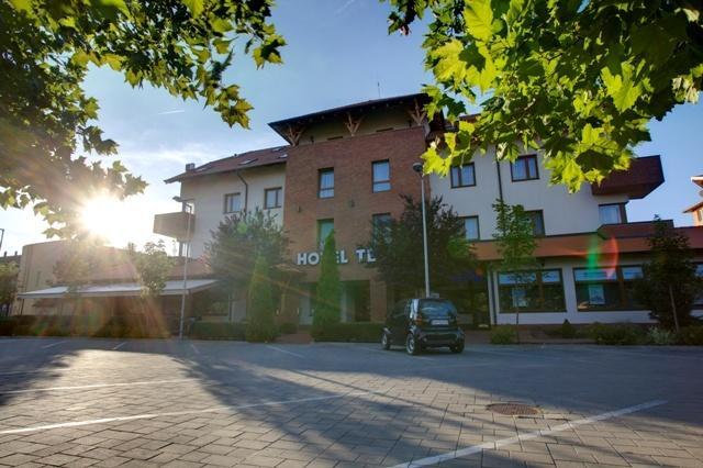 Hotel Tevel Sladkovicovo Esterno foto