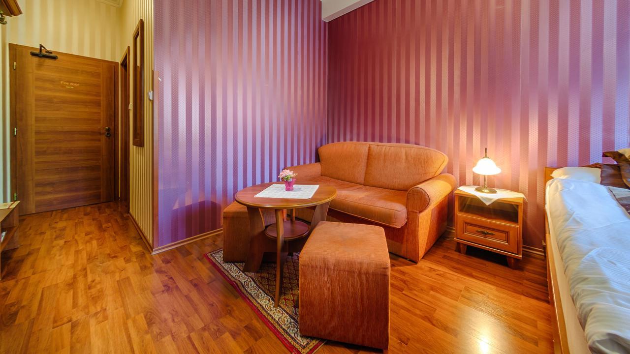 Hotel Tevel Sladkovicovo Esterno foto